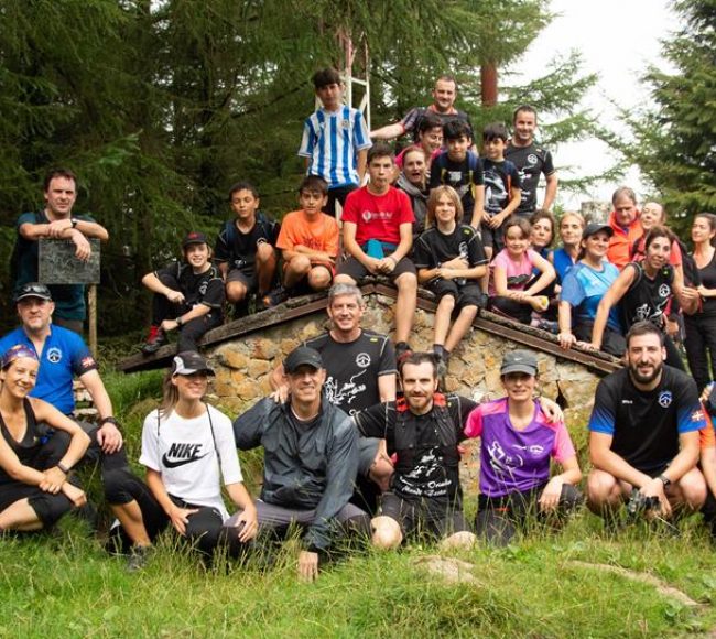 Foto de familia en la cima del Andatza