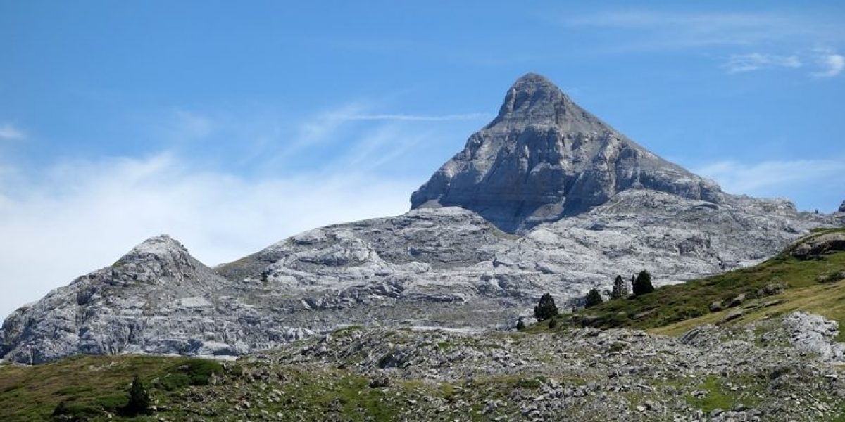 Annie mendia, Pirineos